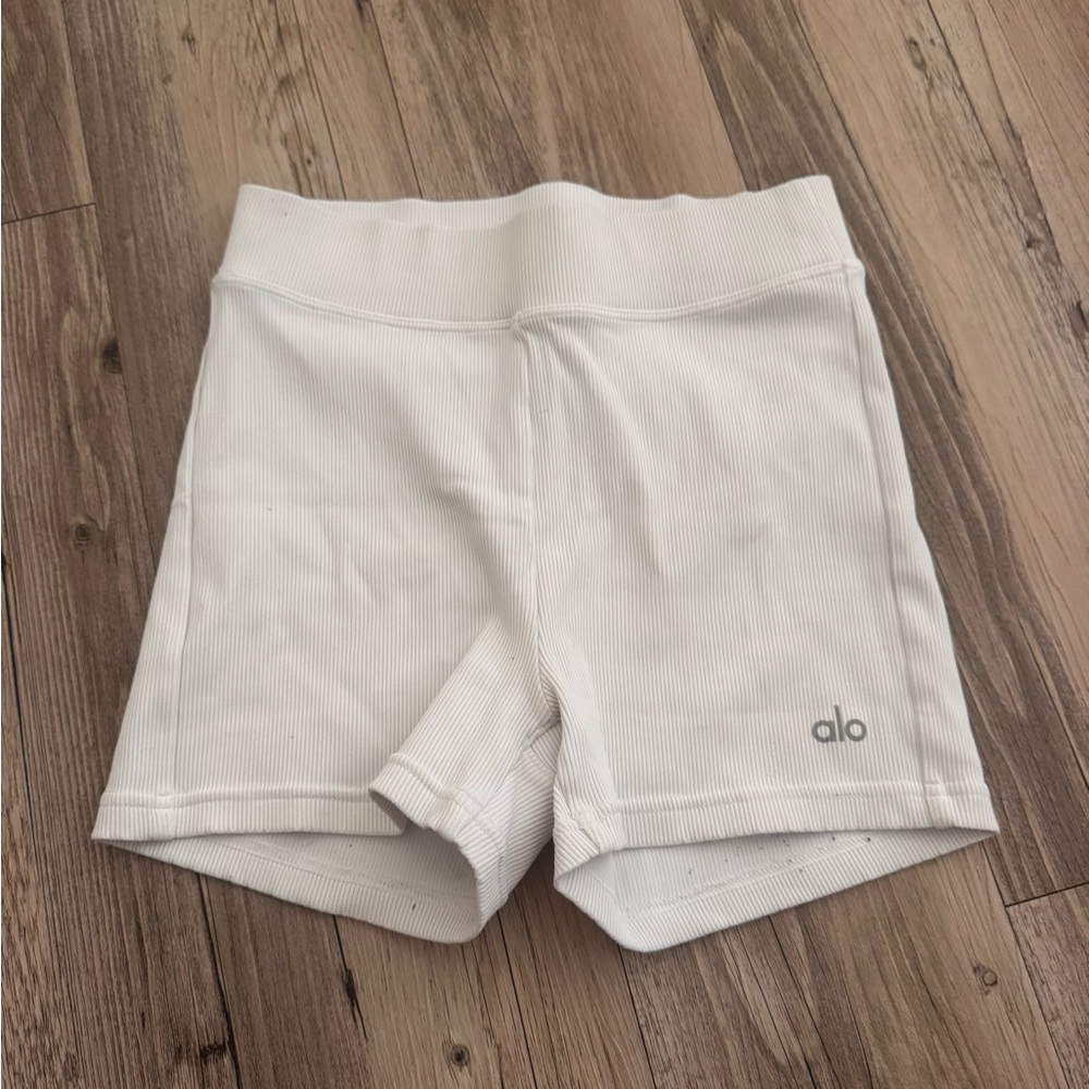 Alo Ribbed White High-Waist Goddess Short